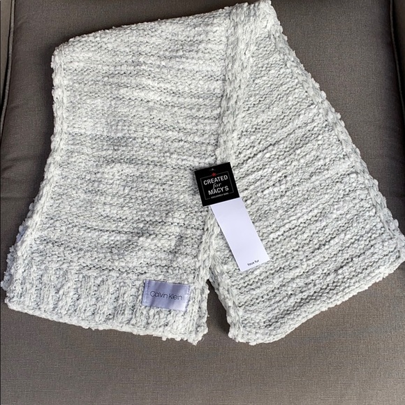 Calvin Klein Bouclé Metallic Beanie Mittens Scarf - Picture 6 of 6
